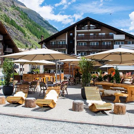 Schweizerhof Zermatt - A Small Luxury Hotel Esterno foto